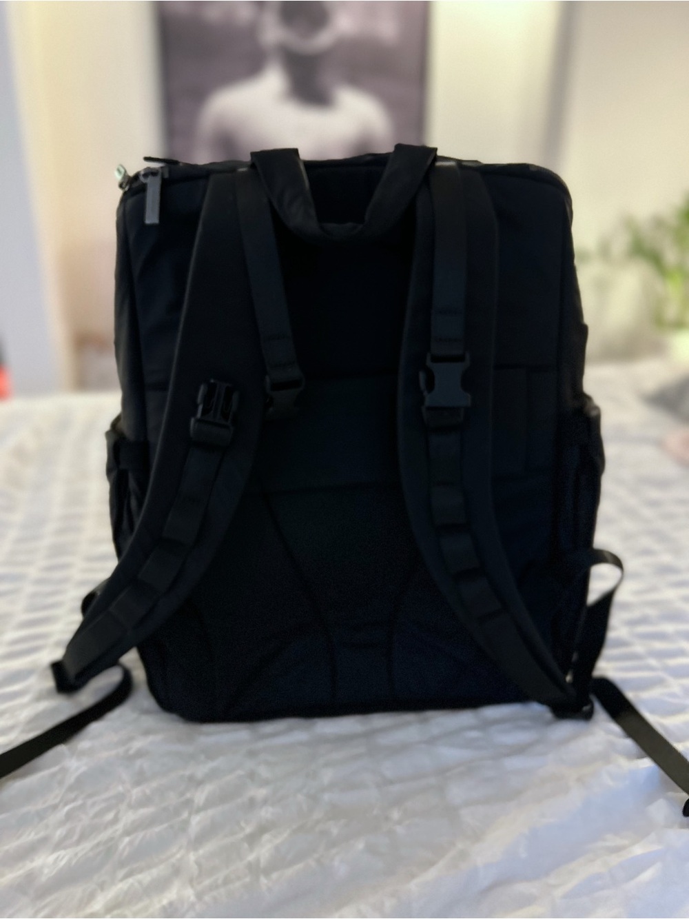 LULULEMON NEW PARENT BACKPACK 17L — BLACK - Picture 7 of 11